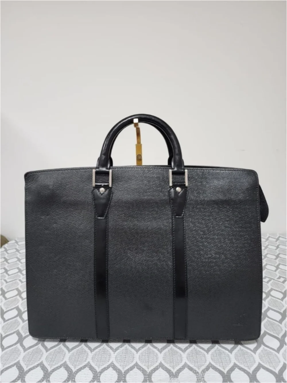 Authentic Louis Vuitton Taiga Lozan Briefcase Black